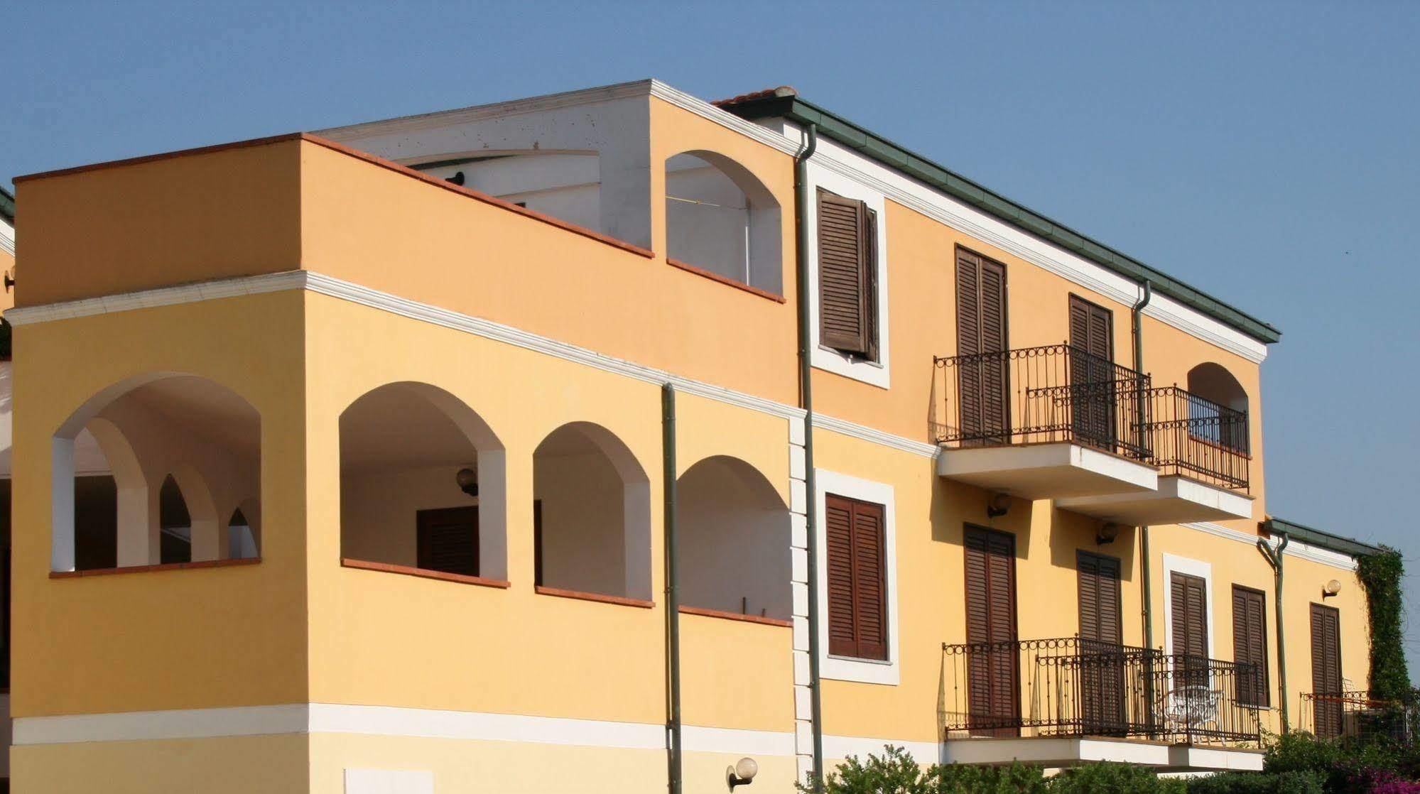 Residence Le Pavoncelle Santa Teresa Gallura Bagian luar foto